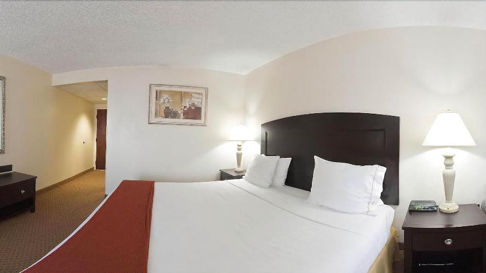 Holiday Inn Express - Chester By Ihg מראה חיצוני תמונה
