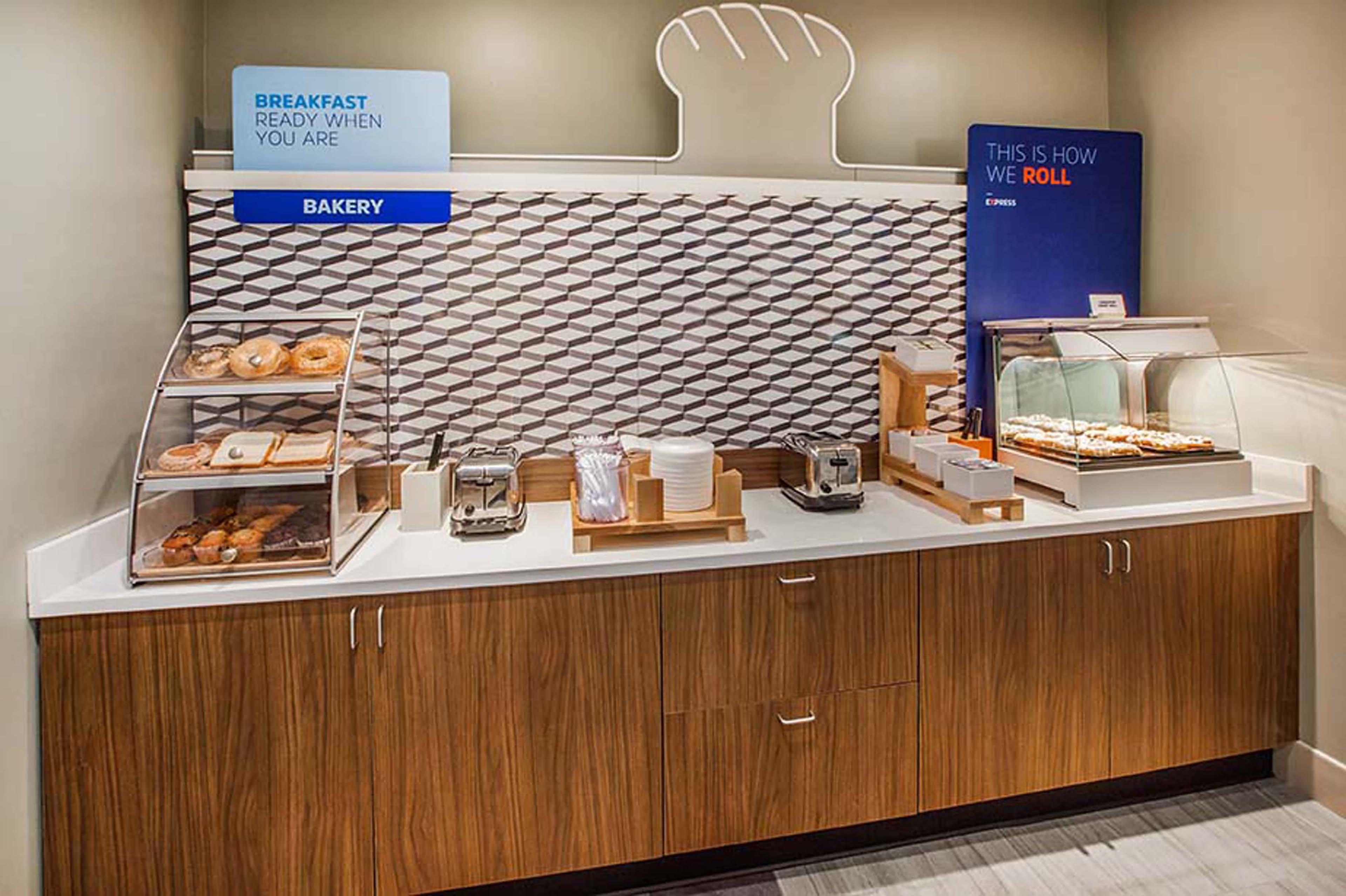 Holiday Inn Express - Chester By Ihg מראה חיצוני תמונה