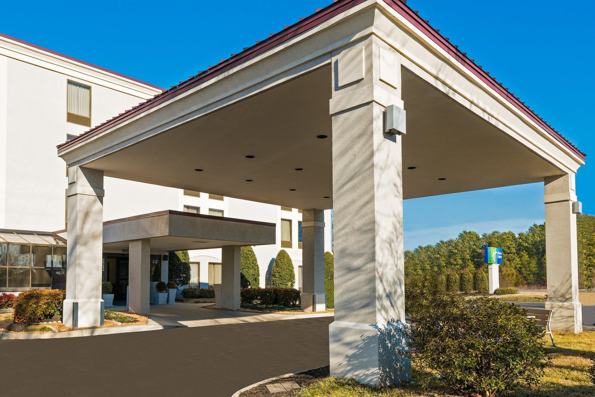 Holiday Inn Express - Chester By Ihg מראה חיצוני תמונה