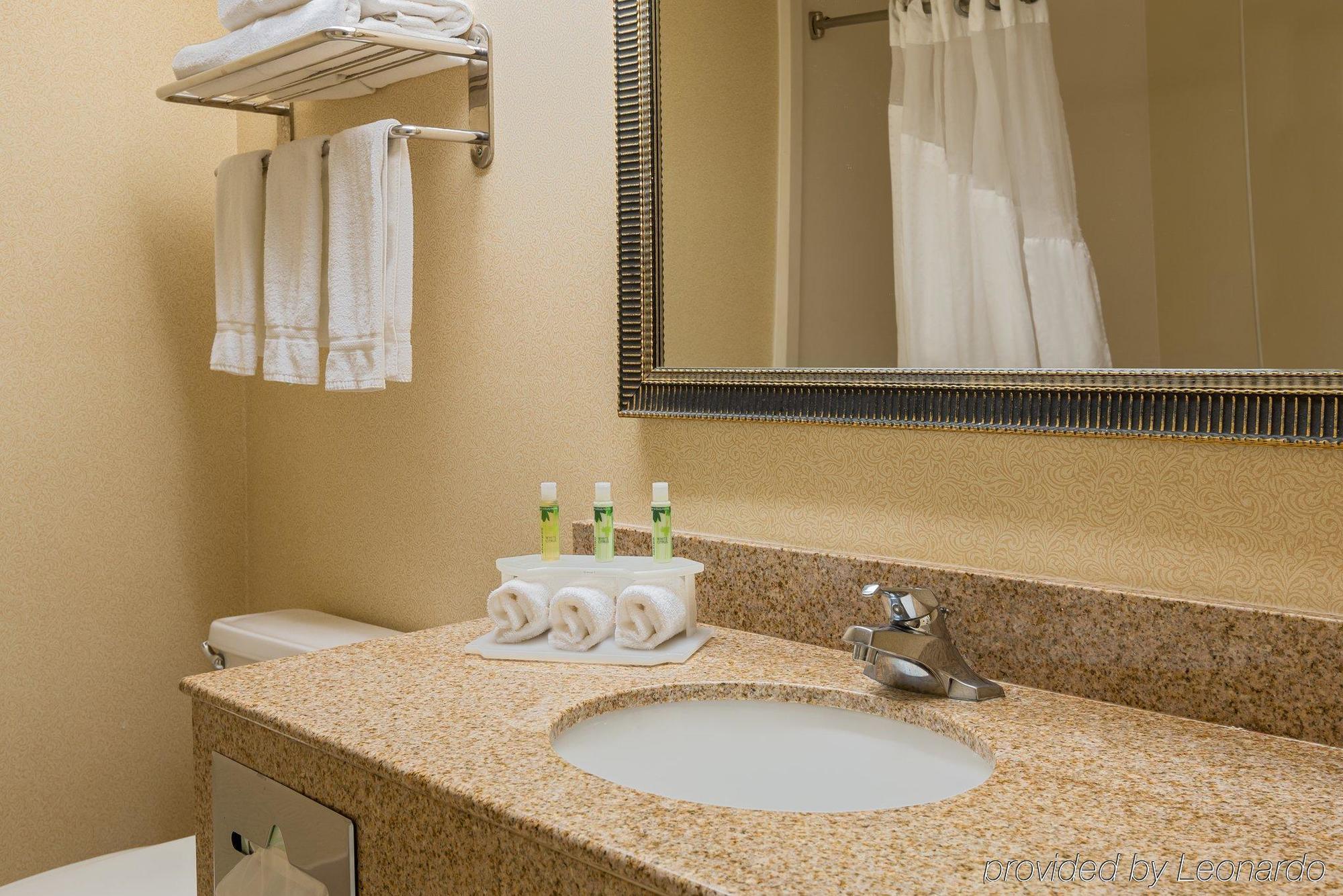Holiday Inn Express - Chester By Ihg מראה חיצוני תמונה