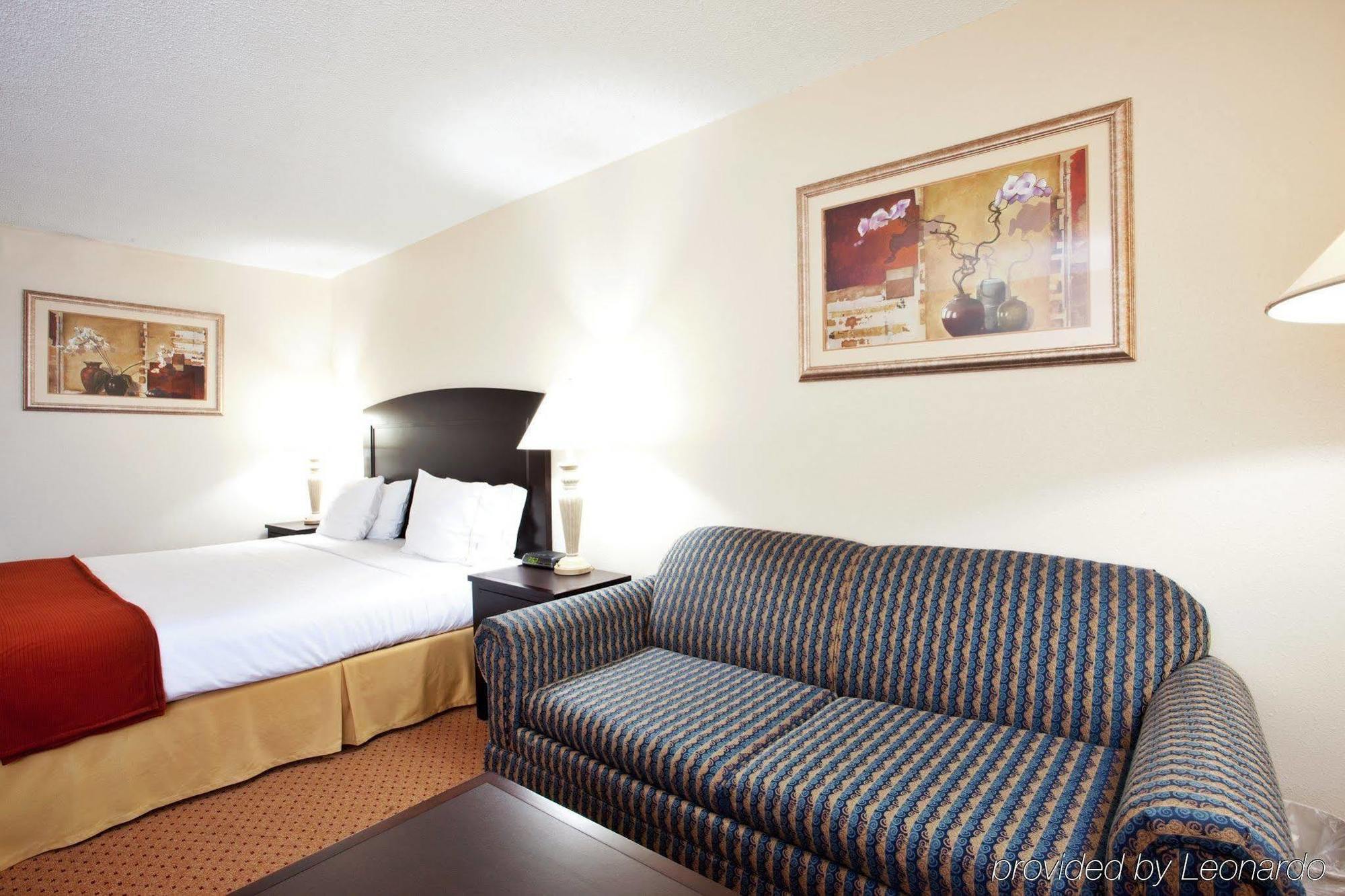 Holiday Inn Express - Chester By Ihg חדר תמונה