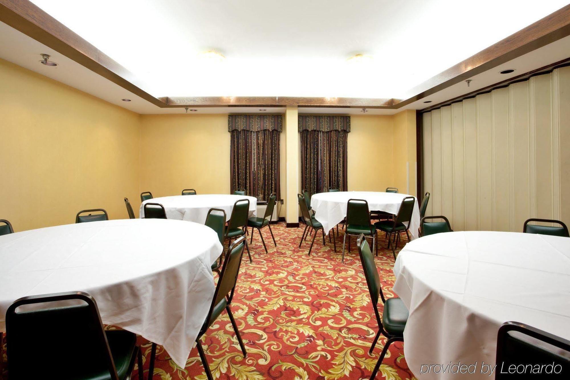 Holiday Inn Express - Chester By Ihg מתקנים תמונה